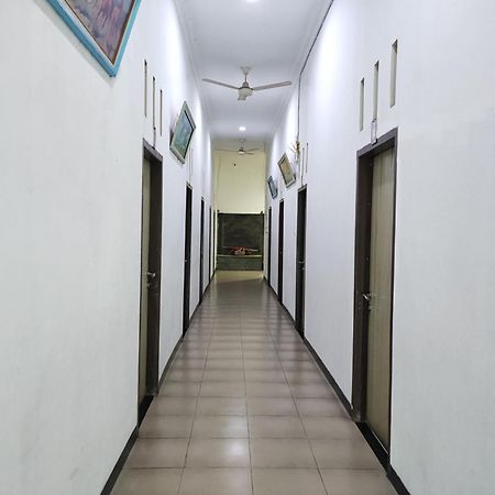 Reddoorz Syariah Near Universitas Batanghari จัมบี ภายนอก รูปภาพ